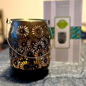 Daisy Lantern “Scentsy” Warmer
